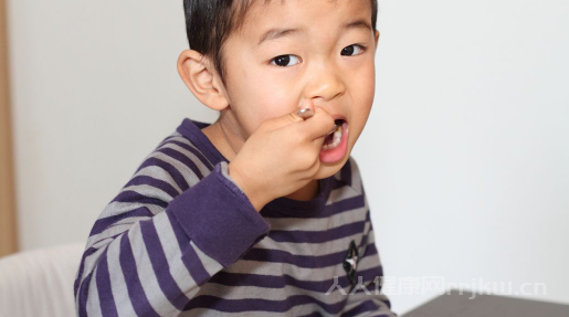 膠囊卡喉嚨的8個小妙招